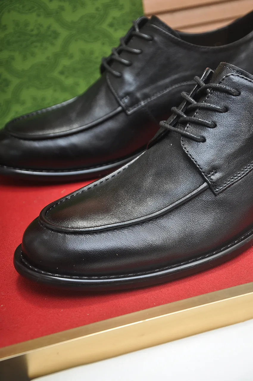 Men's shoes 💰580💶 Brand: GUCCI (Gucci) Standard code: Men's code 38/44 (45 can be customized) Grade: Same as the official website Original quality Material: Original cowhide Water-dyed cowhide lining Original rubber outsole Style category: Men's fashionable casual leather shoes Distinguished big-name luxury elements Top luxury Color: Actual picture